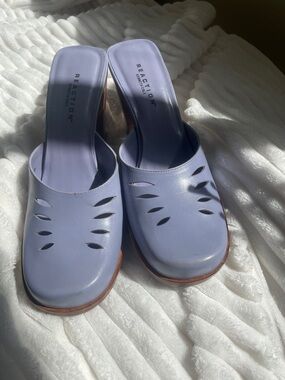 Reaction Kenneth Cole Lilac Slip-On Mules with Cutout Detail